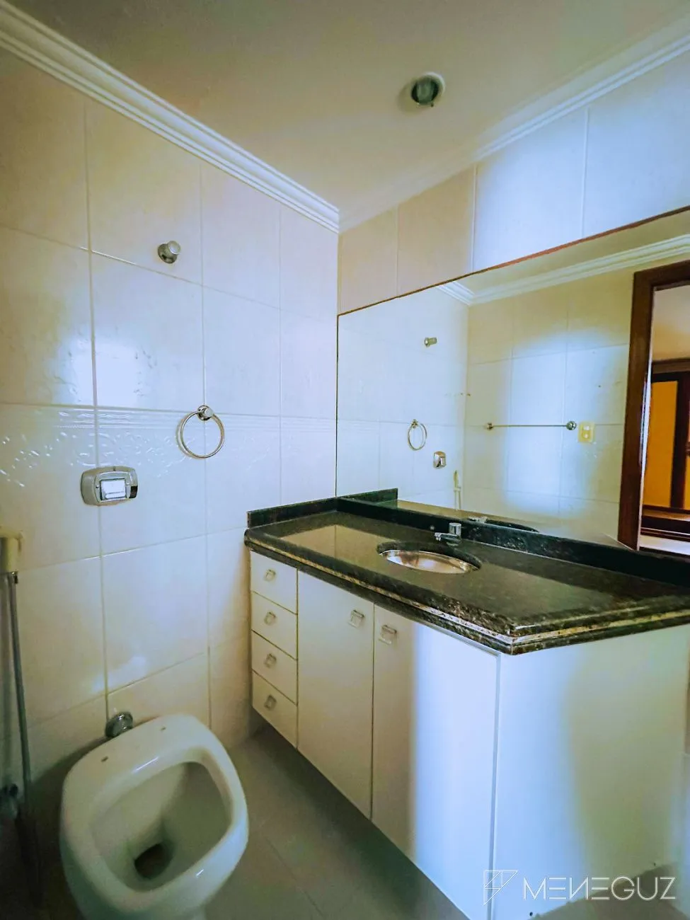Imagem Apartamento de alto padrão a venda de frente para o mar com 4 Suítes na Deslumbrante Praia do Morro, em Guarapari