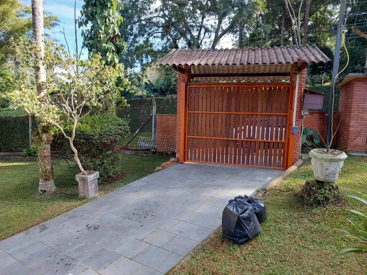 Imagem Chácara com 3 Quartos à Venda, 2000 metros em Jardim Colibri - Embu das Artes
