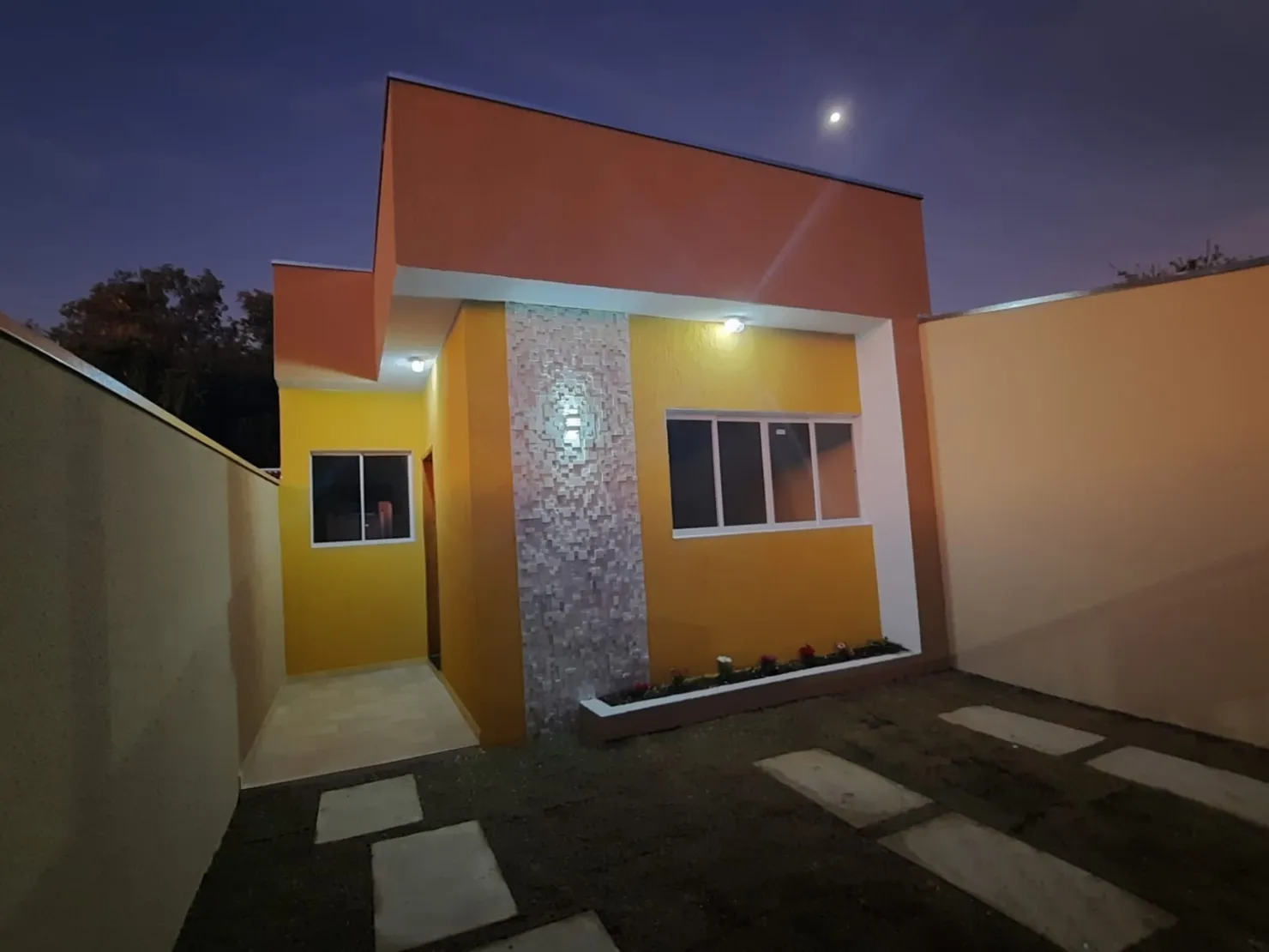 Imagem Casa à venda 2 Quartos, 1 Suite, 2 Vagas, 143M², Residencial Estoril, Taubaté - SP