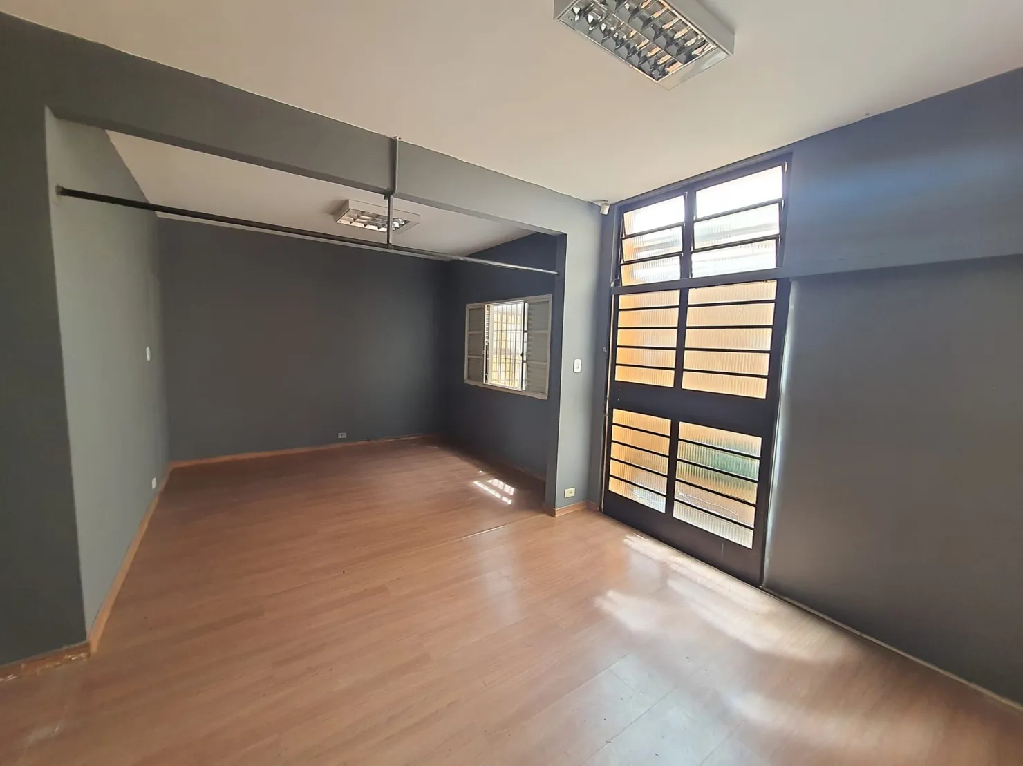 Imagem Comercial à venda 2 Quartos, 1 Suite, 315M², Jardim das Nações, Taubaté - SP