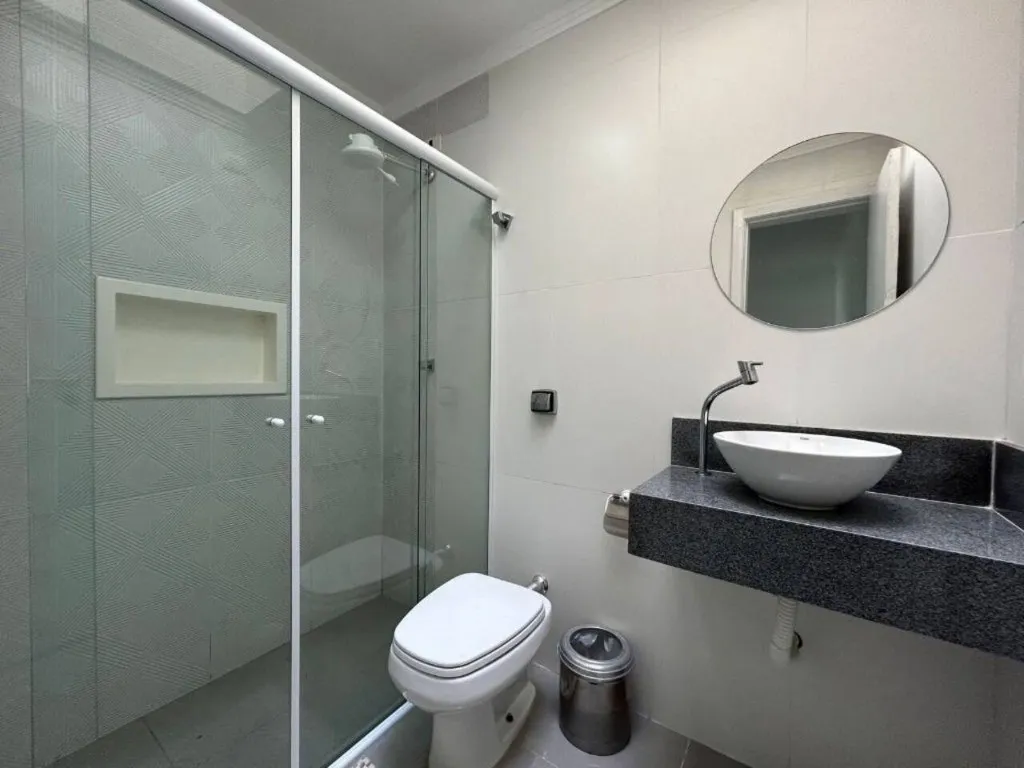 Imagem Alugar casa em condomínio em Jardim Acapulco Guarujá SP, casa á venda em Guarujá SP