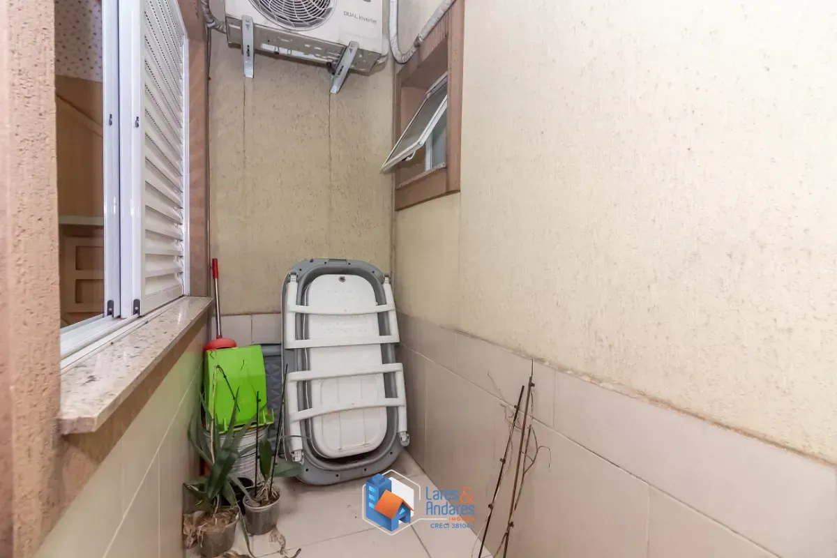 Imagem Casa para venda em Parque São Domingos com 3 quartos, sendo 1 suíte, 220m²