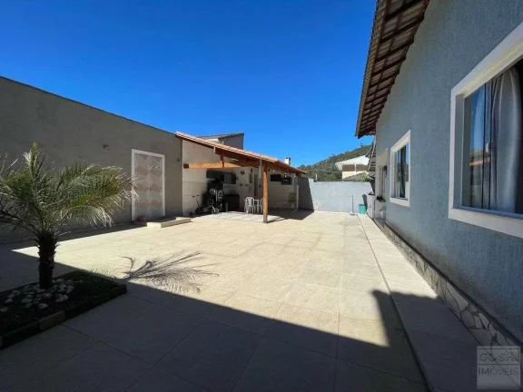 Foto do imóvel Casa para Venda em Teresópolis, Vargem Grande, 3 dormitórios, 1 suíte, 3 banheiros, 3 vagas