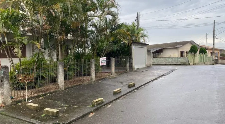 Imagem Casa com 6 Quartos à Venda, 140 m² em São Francisco - Criciúma