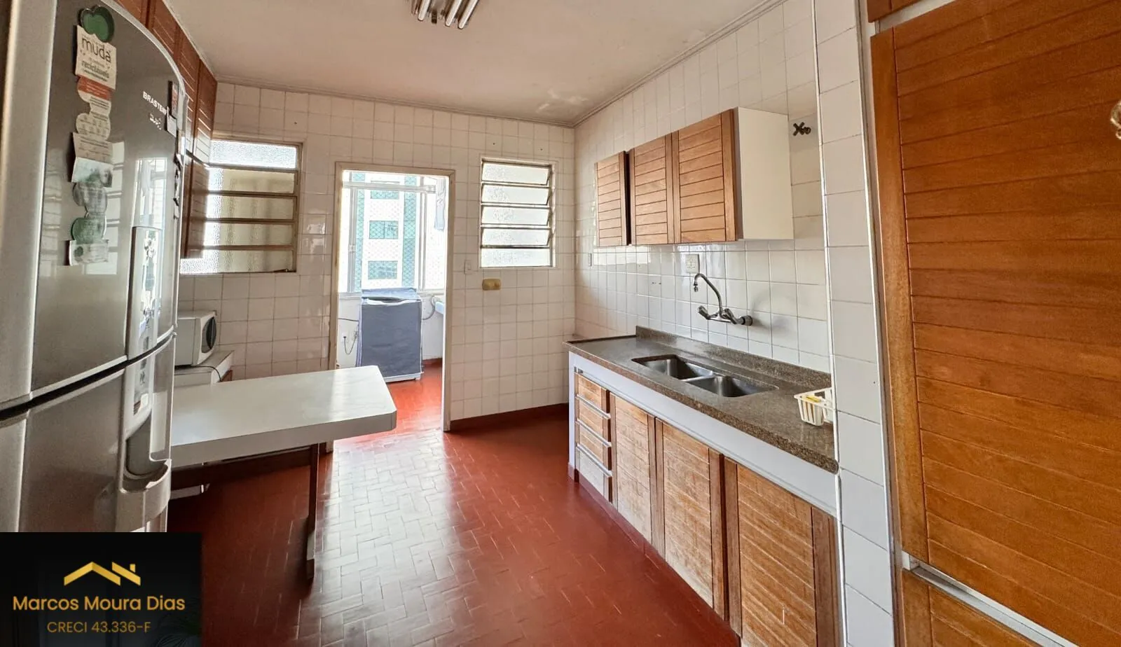 Imagem Apartamento Amplo na Avenida Angélica, 4 dormitórios (2 SUÍTES), possui Hidro e closet. Edifício com 2 Vagas de Garagem