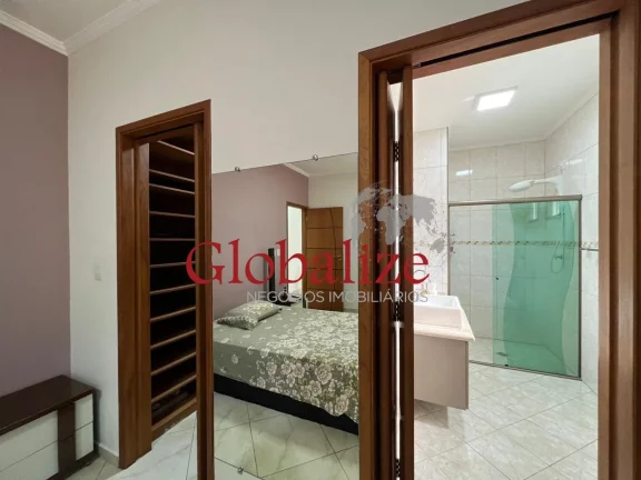 Imagem Luxuoso sobrado em Santos-SP no bairro do Boqueirão com 300 m² de área construída com piscina e churrasqueira por R$ 1.922.000,00 !!!