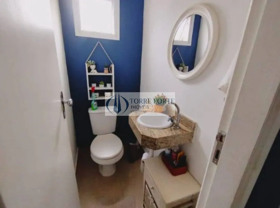 Imagem Sobrado em Condomínio Fechado com 2 Suítes e 2 Vagas na Vila Ema