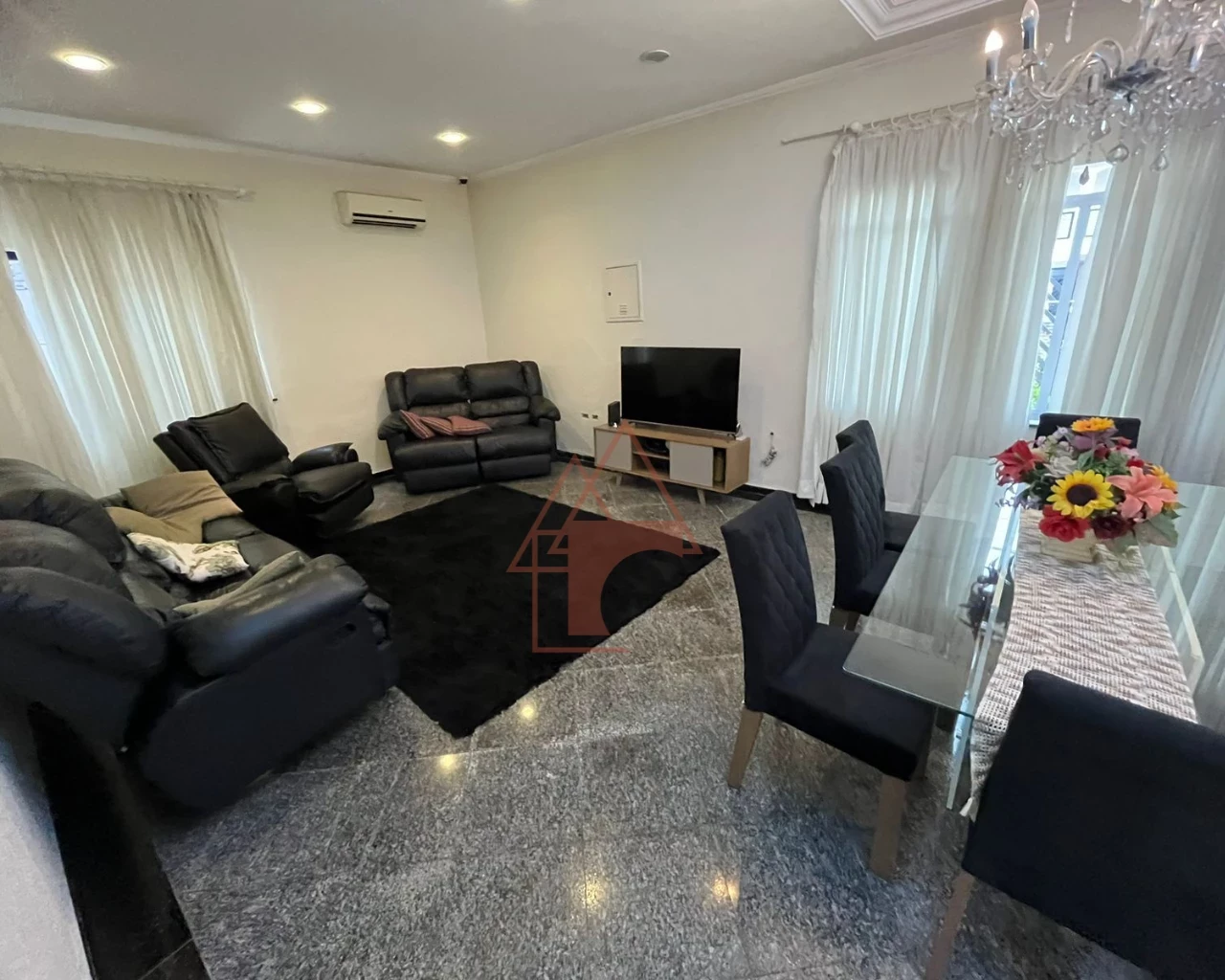Imagem Sobrado com 4 Quartos à Venda ou Locação, 233 metros em Vila Ponte Nova - Cubatão