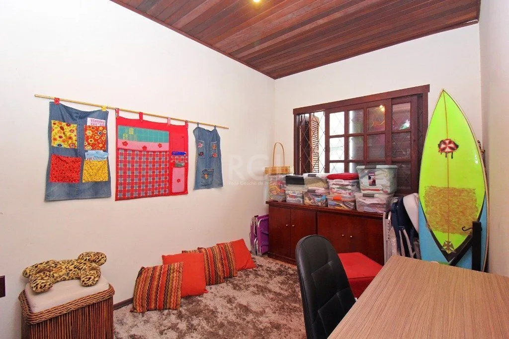 Imagem Casa para Venda - 150m², 4 dormitórios, sendo 1 suites, 3 vagas - Nonoai