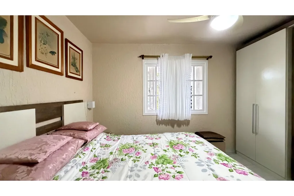 Imagem Casa à venda em Xangri-Lá, Centro, com 5 quartos, 224,44m2