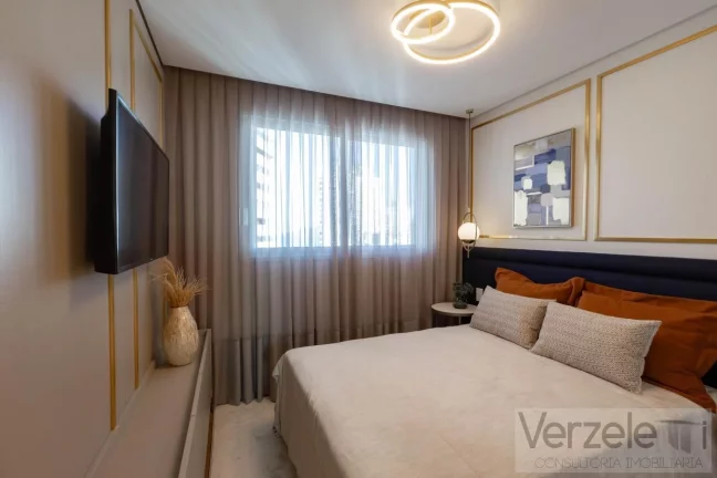 Imagem Apartamento 4 ou + dormitórios para Venda em Balneário Camboriú / SC no bairro Centro