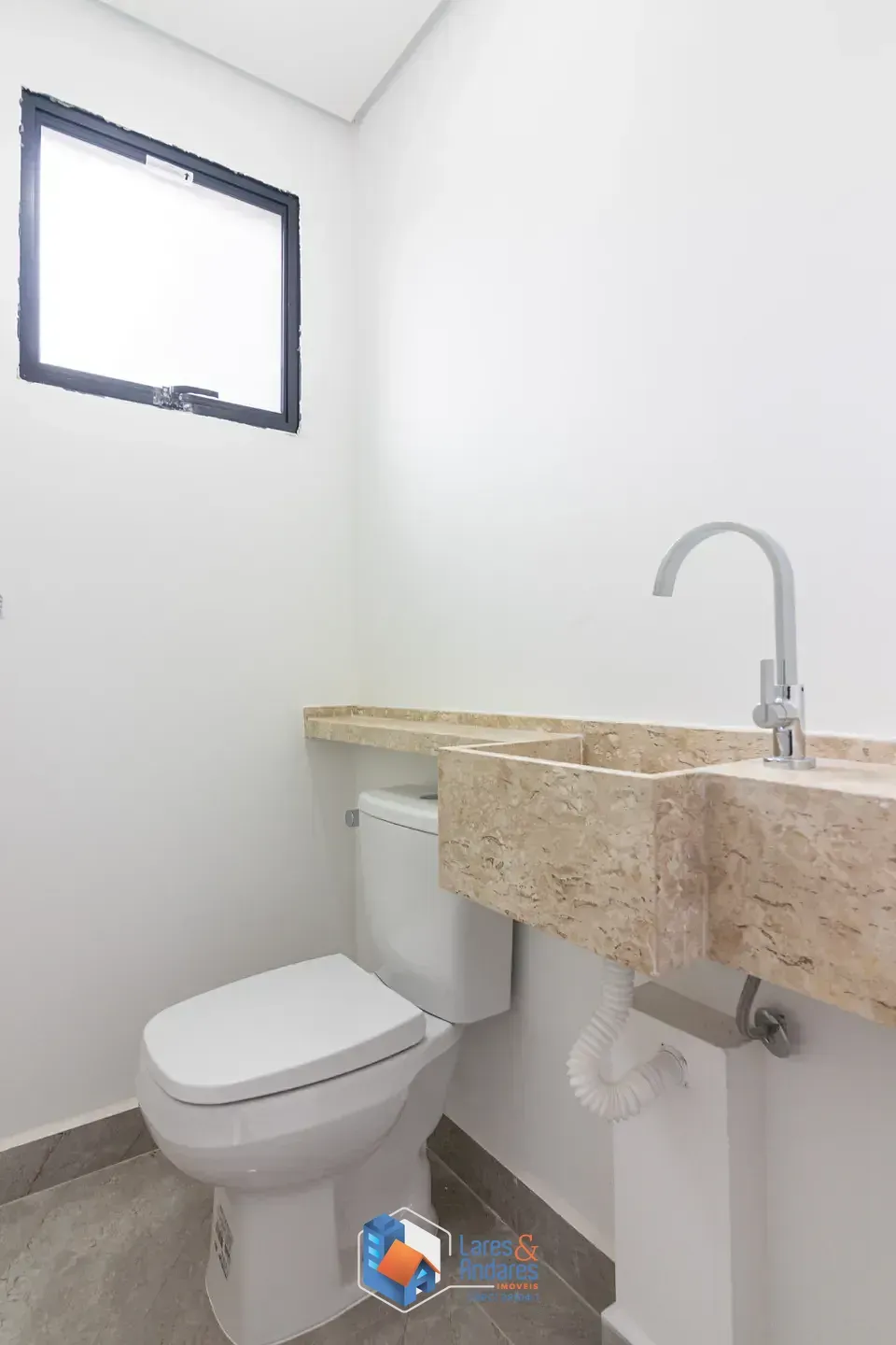 Imagem Casa no condomínio XXX para venda com 3 quartos, sendo 1 suíte, 140m²