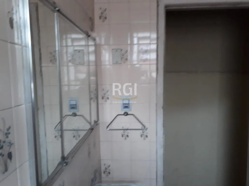 Imagem Casa para Venda - 415.8m², 5 dormitórios, 3 vagas - Menino Deus