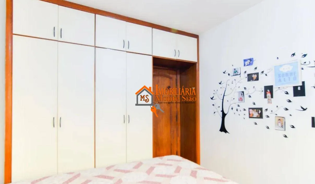 Imagem Sobrado com 6 dormitórios à venda, 245 m² por R$ 1.200.000 - Vila Galvão - Guarulhos/SP