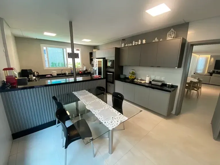 Imagem Casa com 5 Quartos à Venda, 500 m² em De Lourdes - Fortaleza