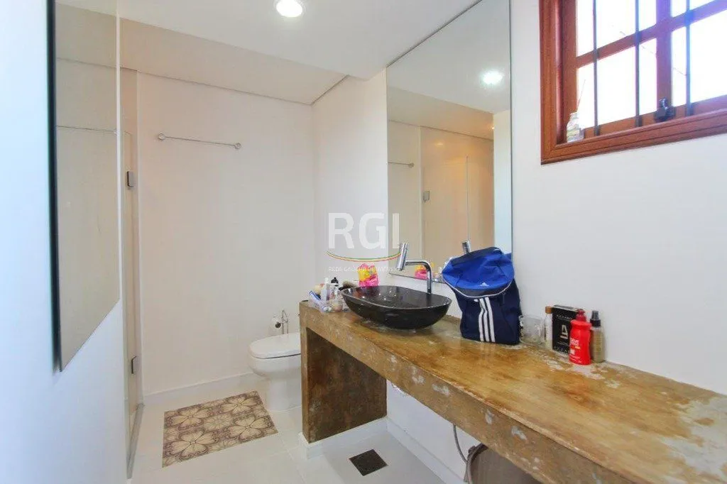 Imagem Casa para Venda - 269.06m², 4 dormitórios, sendo 2 suites, 5 vagas - Teresópolis