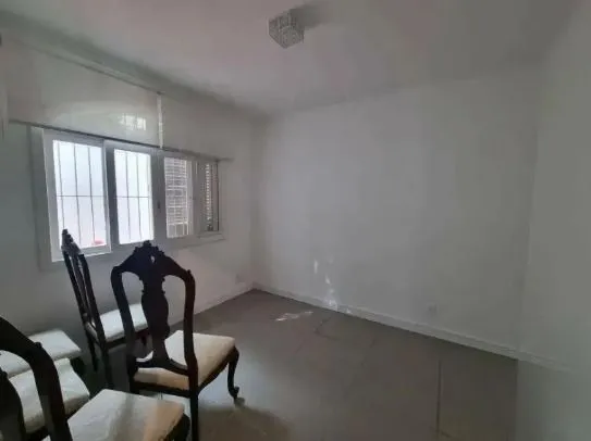 Imagem Casa 3 Dormitórios com Piscina à Venda no Guarujá - Zona Sul de Porto Alegre