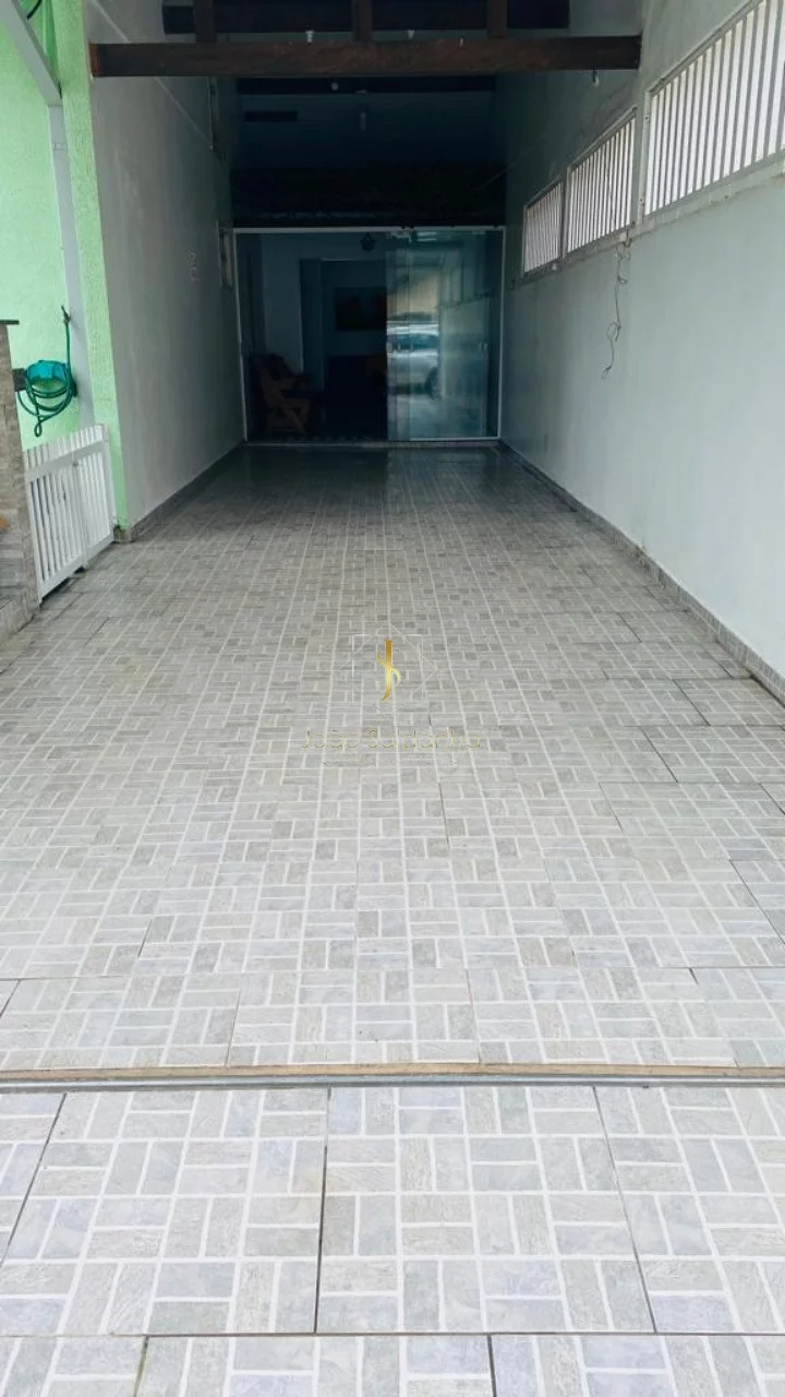 Imagem CASA RESIDENCIAL em GUARATUBA - PR, Centro
