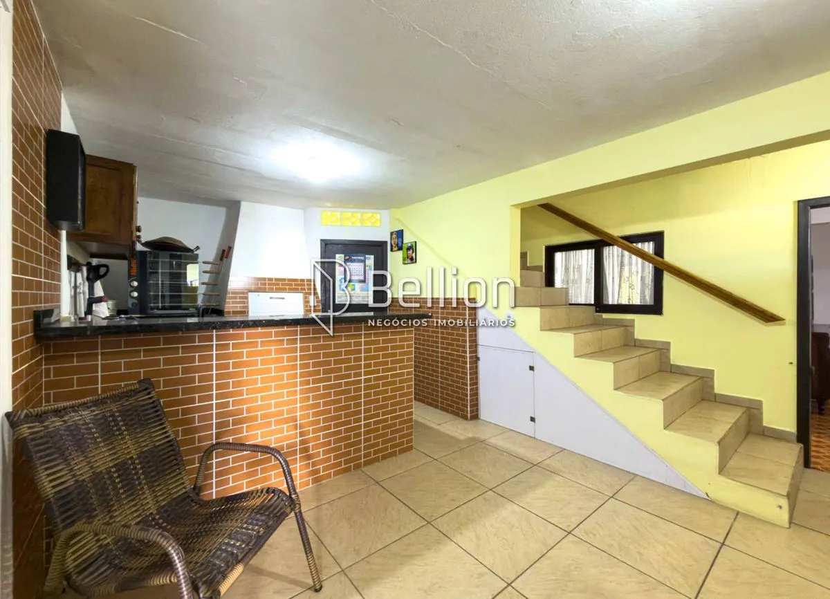 Imagem Duas casas em um único terreno: uma excelente oportunidade para morar, investir ou gerar renda!