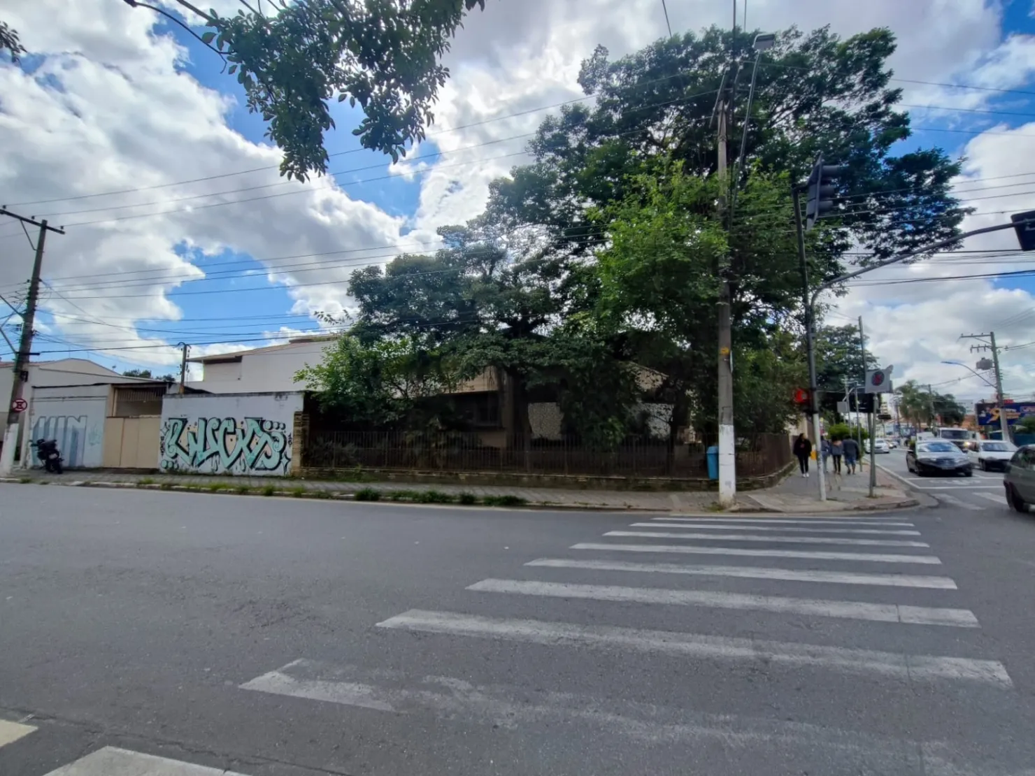 Imagem Comercial para Locação 3 Quartos, 1 Suite, 4 Vagas, 1200M², Centro, Taubaté - SP