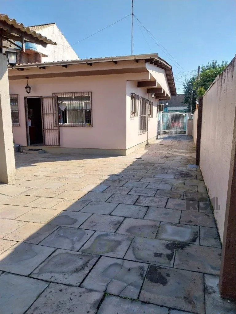 Imagem Casa de 4 dormitórios no bairro Santa Rosa de Lima