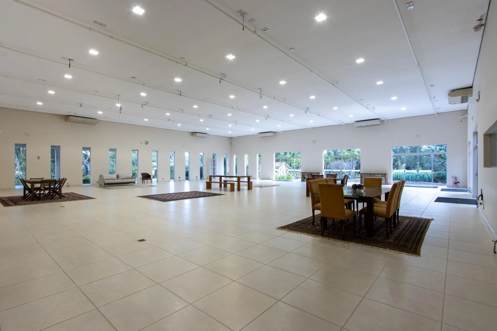 Imagem Outros para Venda - 1100m², 0 dormitórios, Belém Novo