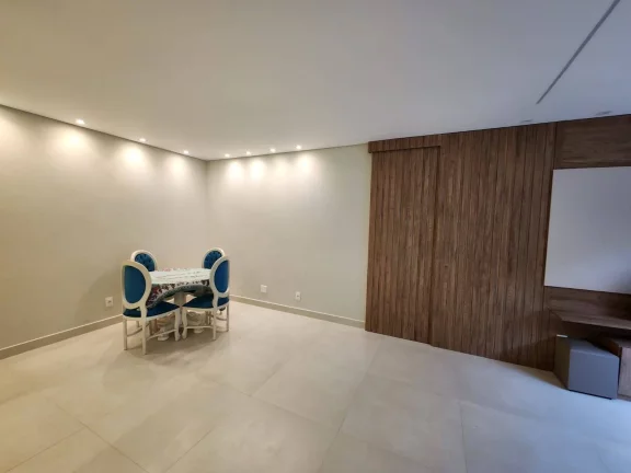 Imagem Excelente apartamento totalmente reformado na Ponta da Praia!