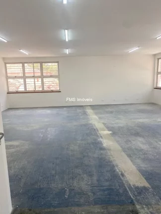 Imagem Prédio Comercial Inteiro para Locação em Pinheiros, São Paulo-SP: 15 vagas de garagem, 790m² de área.