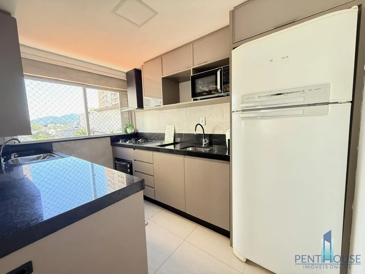 Imagem Apartamento Zona Central para Venda em Balneário Camboriú, CENTRO, 2 dormitórios, 1 suíte, 1 banheiro, 1 vaga