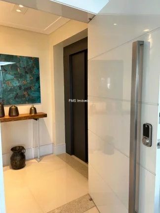 Imagem Imperdível! Apartamento de luxo com 3 suítes e 4 vagas na Vila Mariana, SP - 236m² de pura elegância. Agende sua visita agora!