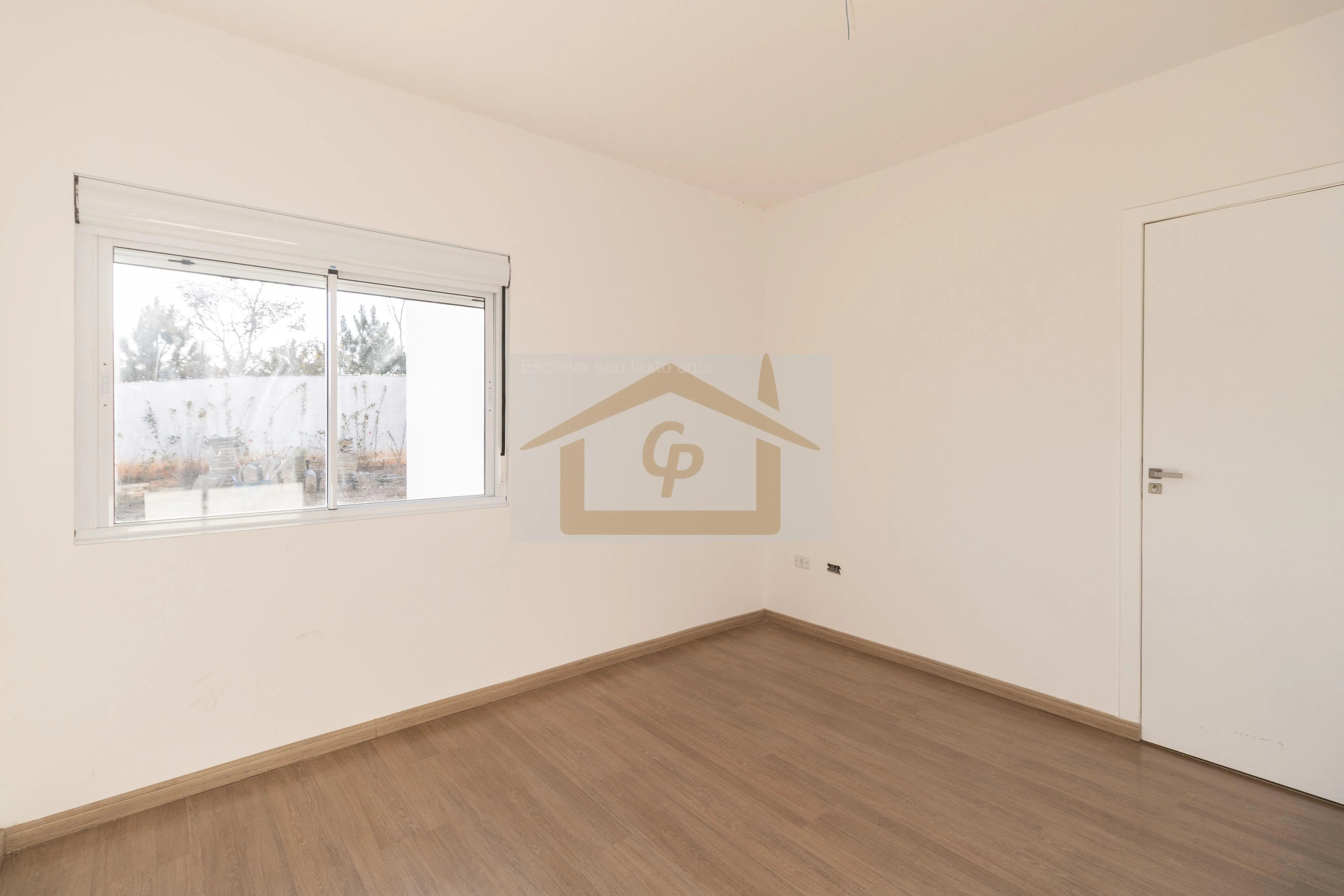 Imagem terreno 1000 metros, Casa com 2 suítes no andar térreo + um suíte no superior *varanda