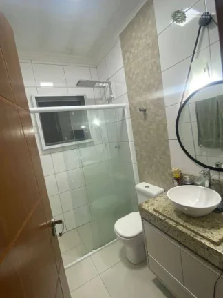 Imagem Sobrado com 3 dormitórios à venda, 180 m² por R$ 950.000,00 - Vila Guilhermina - Praia Grande/SP