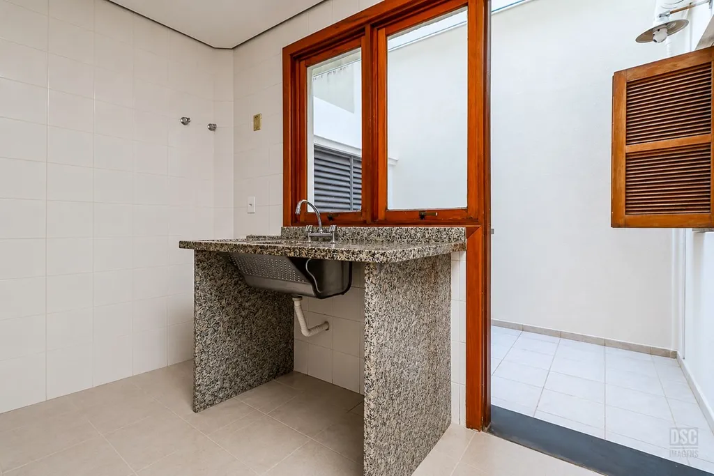 Imagem Casa de Condomínio em Chácara das Pedras