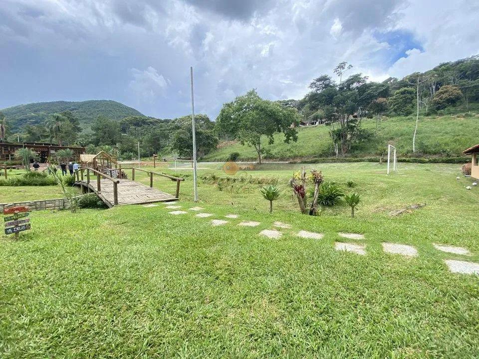 Imagem Terreno em Condomínio para Venda em Teresópolis / RJ no bairro Fazenda Alpina