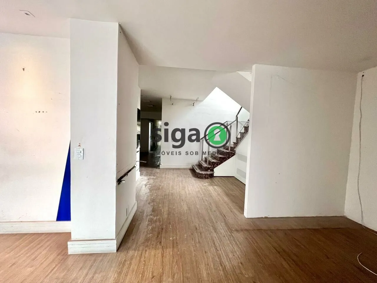 Imagem Ponto Comercial e 4 banheiros para Alugar, 400 m² por R$ 32.000/Mês