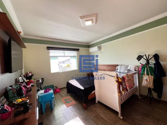 Imagem Casa com 3 dormitórios à venda, 273 m² por R$ 950.000 - Bela Vista - Socorro/SP
