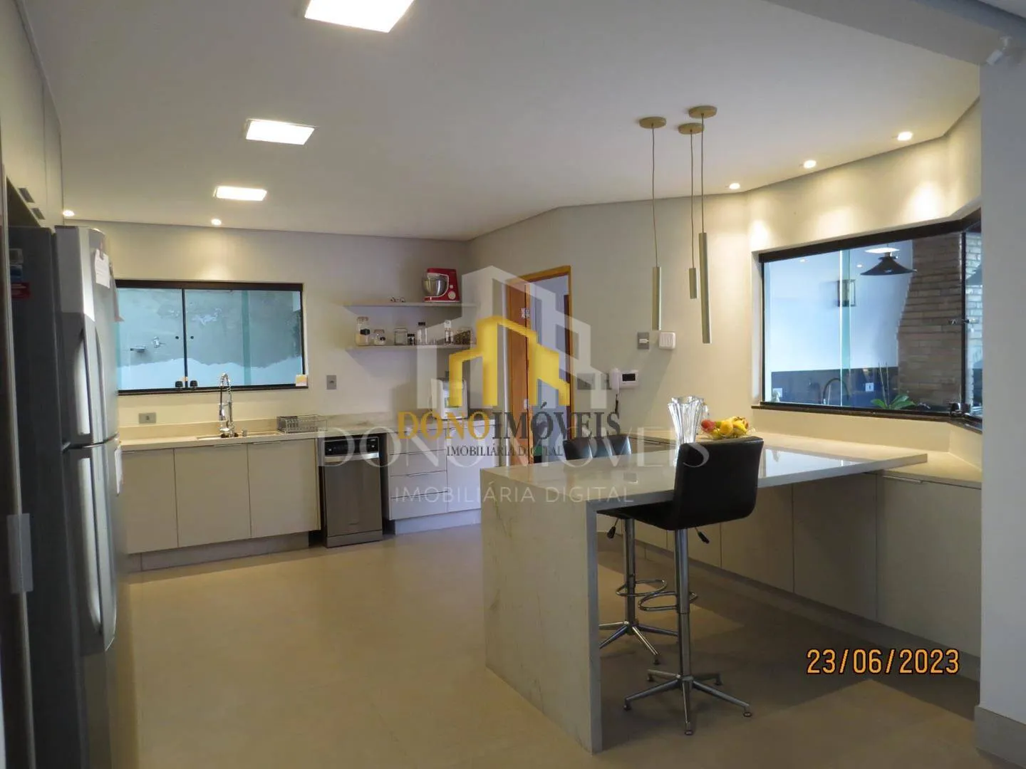 Imagem Sobrado 313 m² 3 suítes 4 vagas piscina Parque dos Pássaros SBC alto padrão
