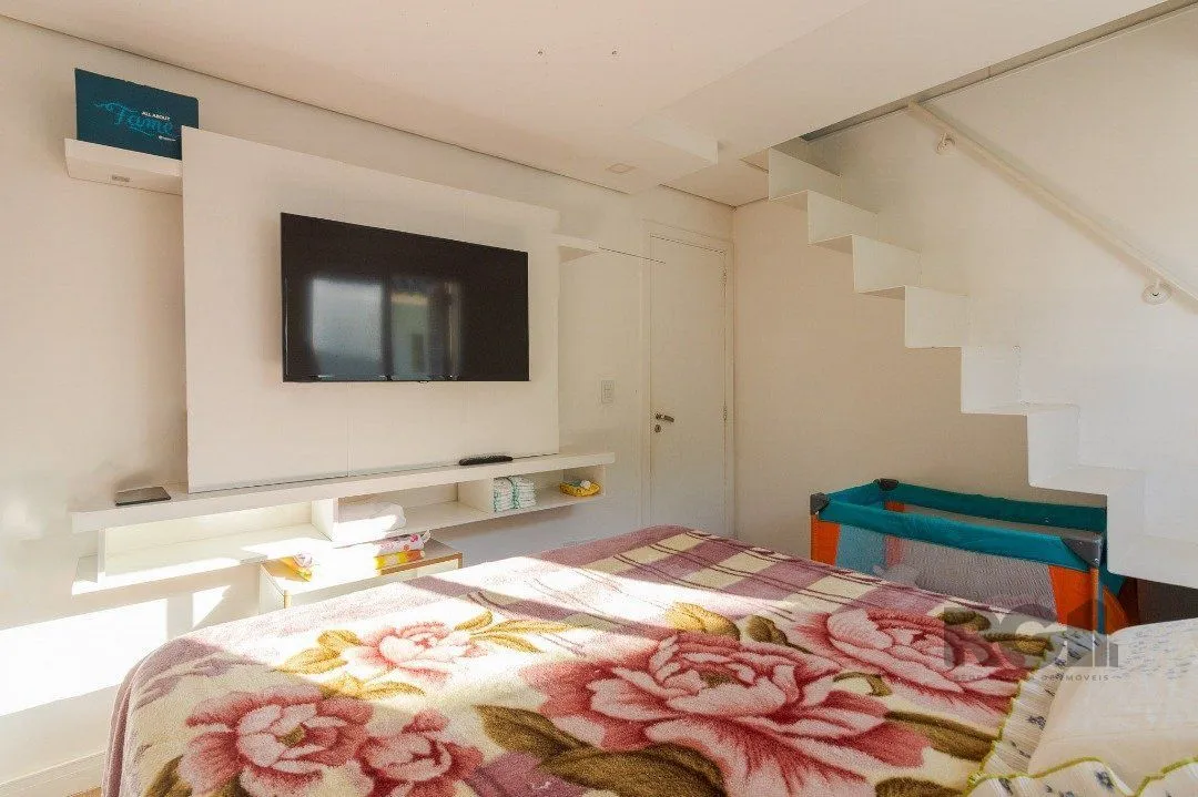 Imagem Casa em condomínio, 3 quartos, 1 suite, lareira, churrasqueira, 1 vaga - Bairro Tristeza