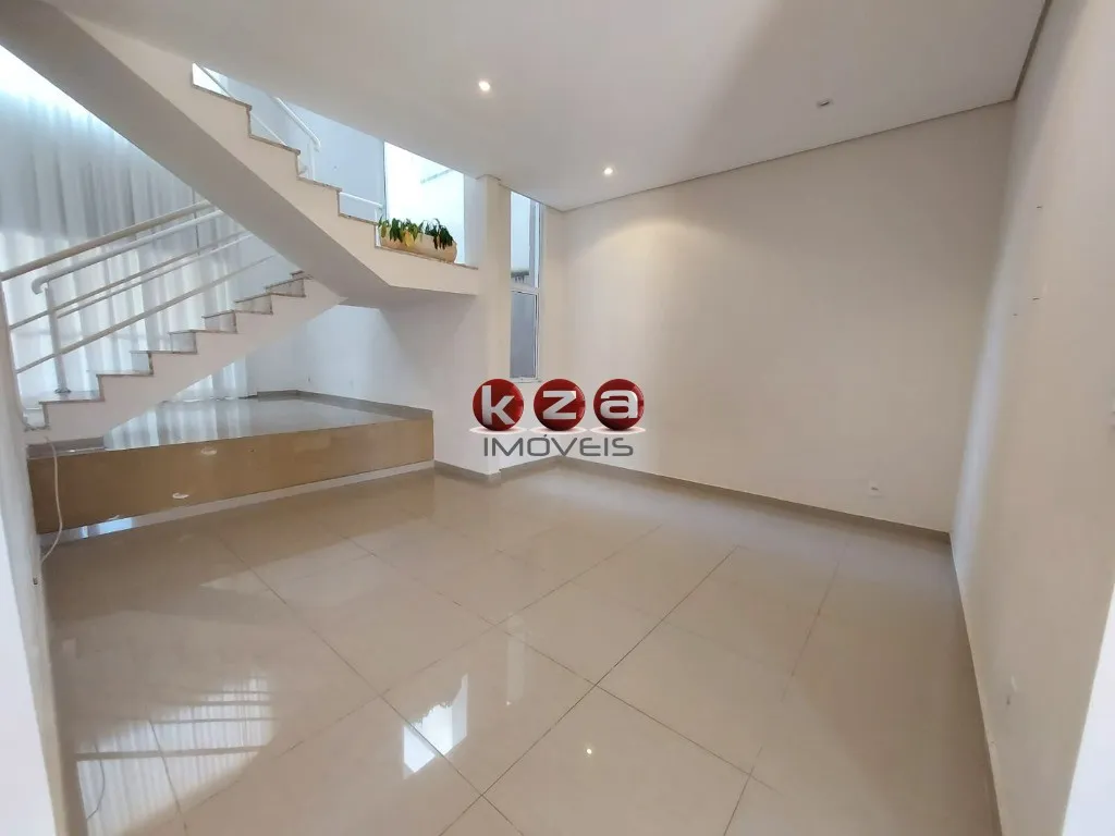 Imagem Venda ou aluguel. Condomínio em Valinhos-SP: Casa com 3 Suítes, 2 Salas e 220m² de Área Privativa!