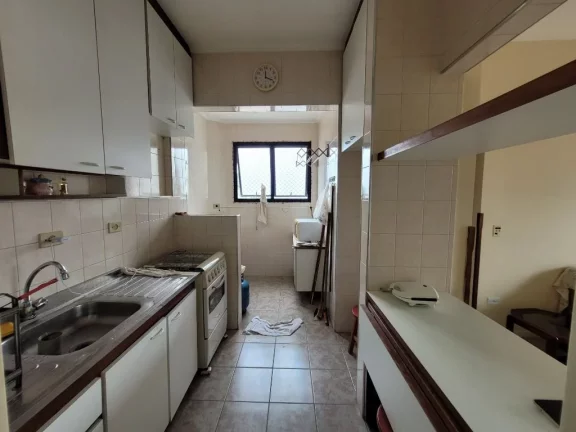 Imagem TOMBO - LOCALIZAÇÃO PRIVILEGIADA, APTO ESPAÇOSO, CLARO E AREJADO, LAZER C/ PISCINA, CHURRASQUEIRA, SALÃO DE FESTAS/JOGOS, GARAGEM NO PRÉDIO.