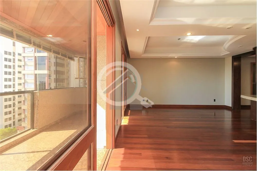 Imagem Apartamento de alto padrão, com 4 dormitórios, localizado no bairro Bela Vista, em Porto Alegre. C...