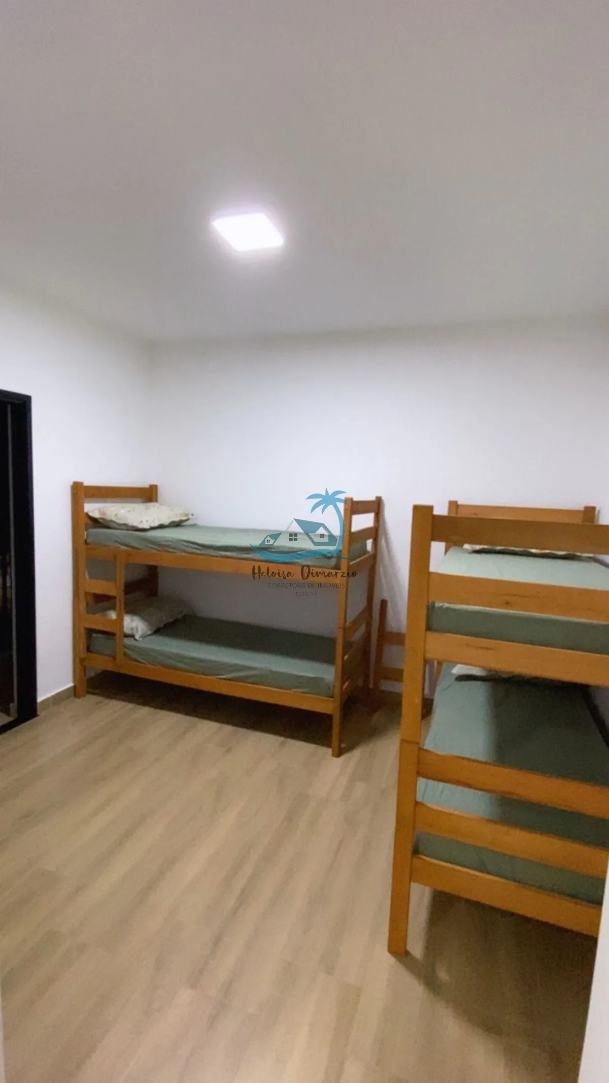 Imagem Apartamento MOBILIADO com 2 suítes a venda ao lado do Aeroporto e do shopping em Ubatuba..