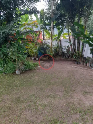 Imagem Casa com 3 quartos , + 1casa de com 2 quartos, terreno de 1020 metros, próximo a praia (200METROS) e de todo comércio local