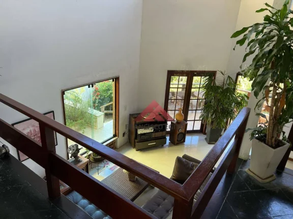 Imagem Casa em condomínio fechado, ótima localização, próximo das praias da região oceânica.