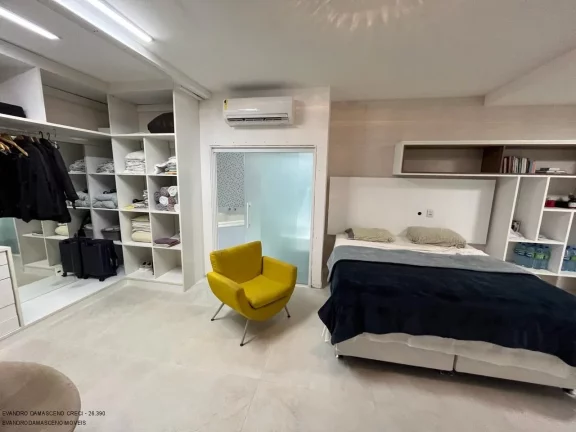 Imagem Casa de luxo em condomínio no Portão: 5 quartos, 5 suítes, 3 salas, 2 banheiros, 6 vagas, 1.500m² em Lauro de Freitas-BA