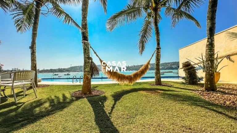 Imagem Imperdível casa frente mar à venda em Búzios-RJ, bairro Ferradura: 6 quartos, 6 suítes, 3 salas, 9 banheiros, 7 vagas, 880m².