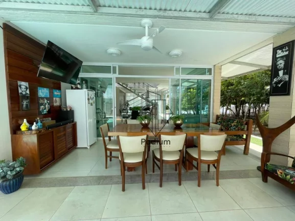 Imagem Casa Triplex em condomínio fechado no Portal do Sol - CA0058