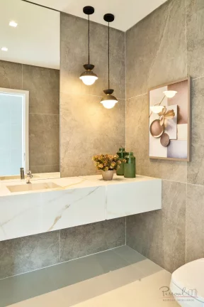 Imagem Apartamento de 2 dormitórios, 2 suíte, 1 garagem. Sala de estar e jantar com lavabo; Sacada com ch...