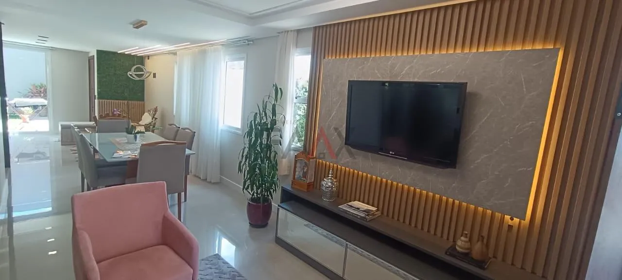 Imagem Sobrado à Venda em Bonsucesso 3 Quartos Suíte com Hidro e Energia Solar