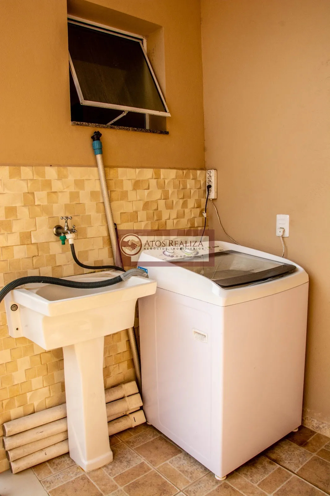 Imagem Casa à venda e locação em Jardim Grandesp - Itanhaém: 2 dormitórios, 1 suíte, 62m² por R$ 285.000,00